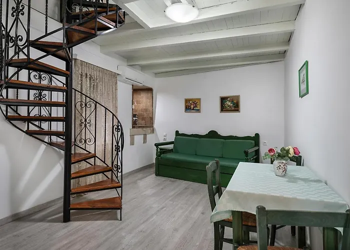 阿纳斯塔西娅公寓式酒店 *